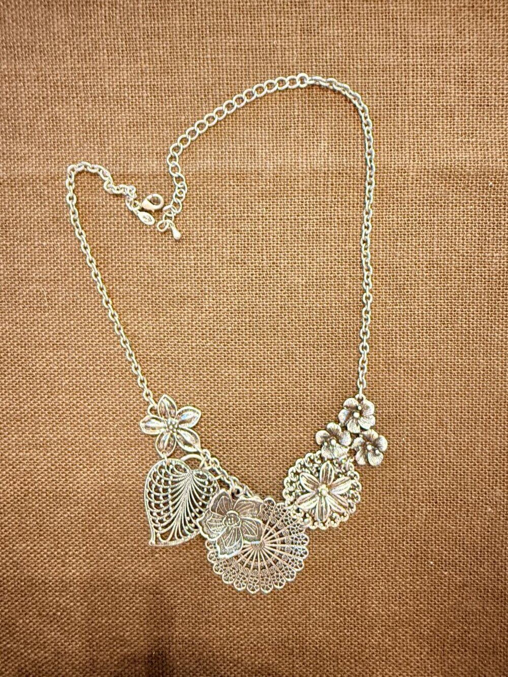 Premier Designs Botanical Flower Statement Necklace Silver Tone Chain